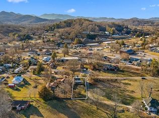 167 2nd St, Franklin, NC 28734