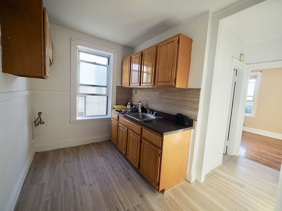 1st image of 2163 27th St APT D4