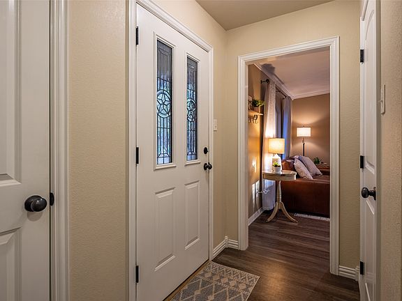 4th image of 3104 Garland St