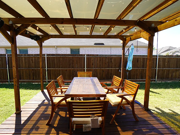 733 Alden Dr — Photo 14