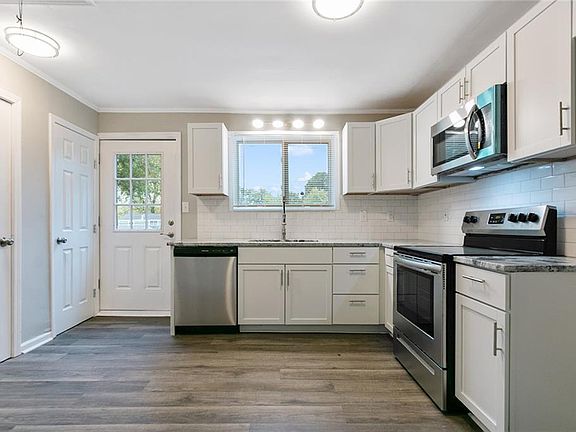 5th image of 5101 Crest Dr