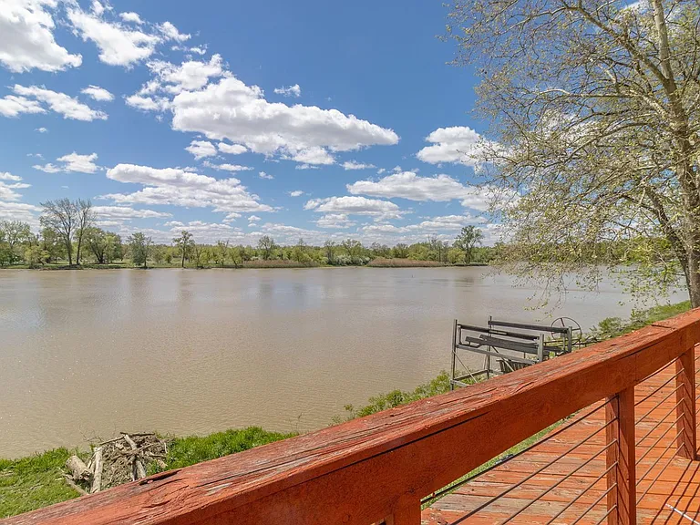 1210 River Rd — Photo 38