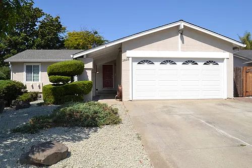 2825 Zinnia Ct Photo 1