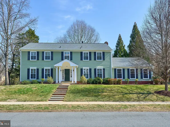 1641 Maddux Ln, Mc Lean, VA 22101