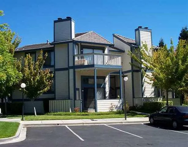 3456 Smoketree Cmns photo 1