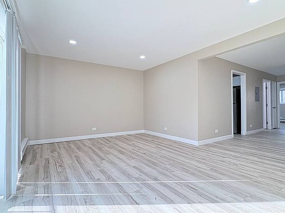 3rd image of 4121 Bonhill Dr APT 2C