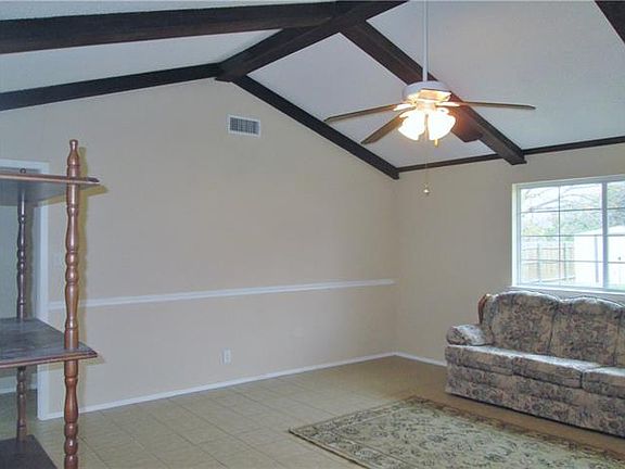 2nd image of 7832 Pensacola Ave