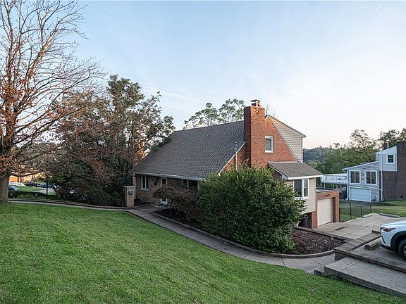 3rd image of 990 El Rancho Dr