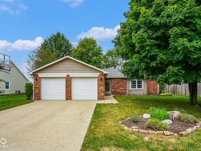 196 Spring Meadow Ln, Greenwood, IN, 46143