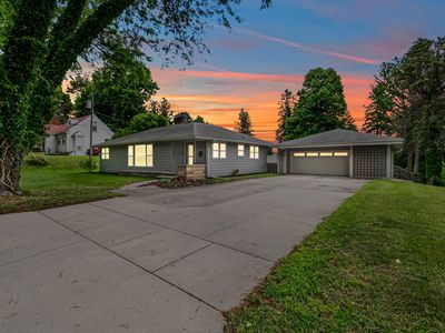 61 Charles St, Hillsdale, MI, 49242