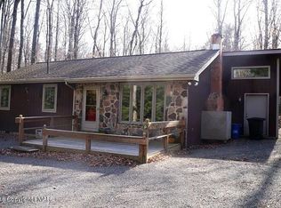 127 Sweet Briar Rd, Pocono Pines, PA 18350
