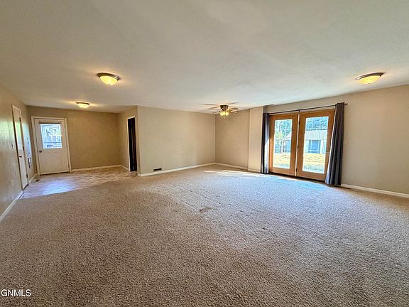 5th image of 213 10th St