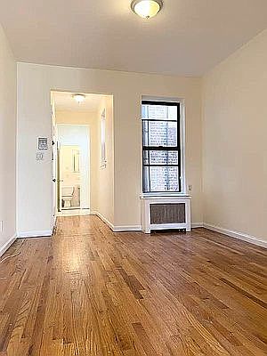 4th image of 564 Amsterdam Ave #5