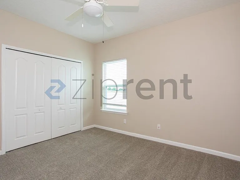 2116 Amberly Dr — Photo 24
