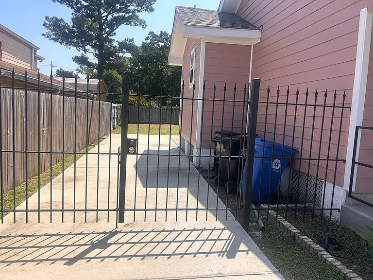 4817 Pauger St — Photo 16