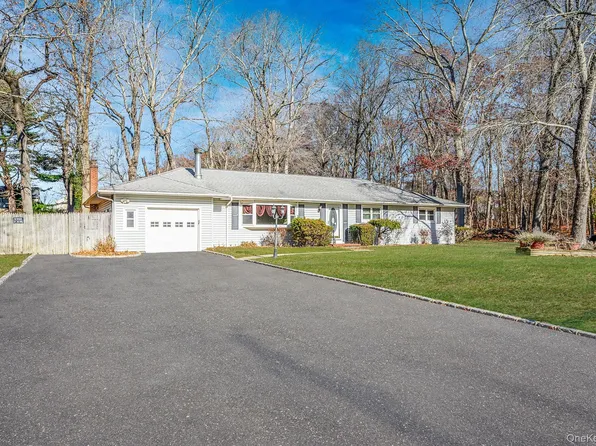 17 Coram Swezeytown Road, Coram, NY 11727
