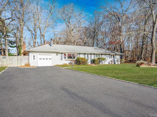 17 Coram Swezeytown Road, Coram, NY 11727
