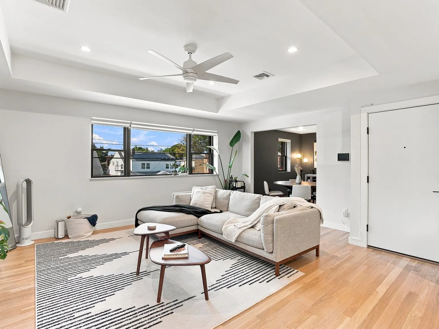 2 bed, 2.0 bath, 1550 sqft, $4,500 — Photo 2
