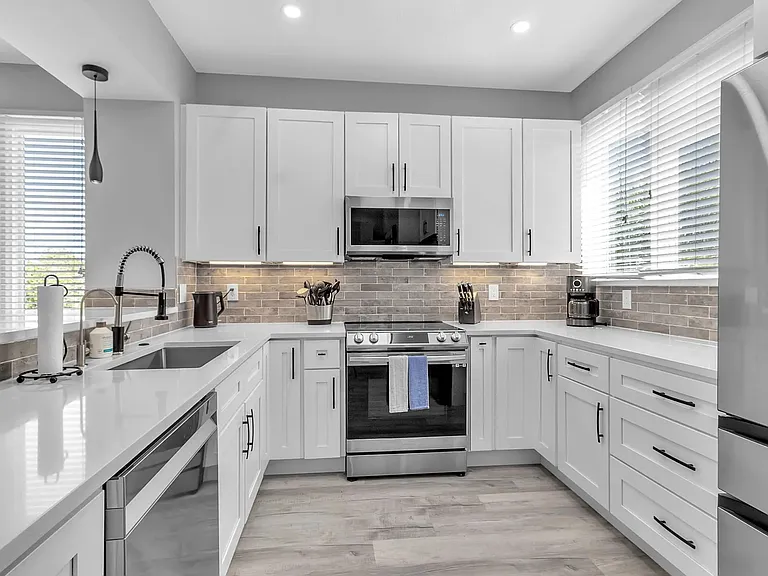 860 Evergreen Way #860 — Photo 2