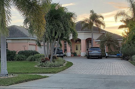 2nd image of 1430 Sykes Creek Dr