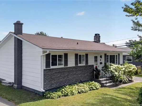 9 Magellan Dr, Moncton, NB E1A 5P3