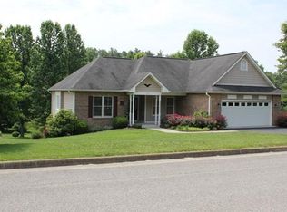 105 Brookshire Dr, Rocky Mount, VA 24151
