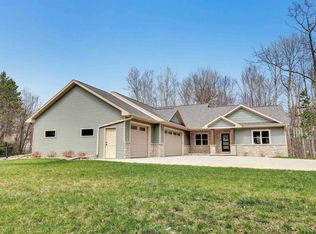 4925 Pine Ln, Suamico, WI 54313