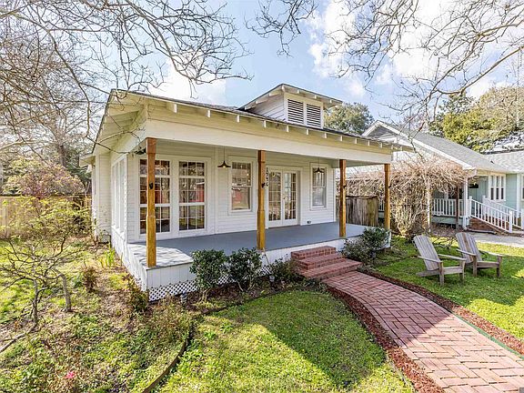 4th image of 1946 Pericles St