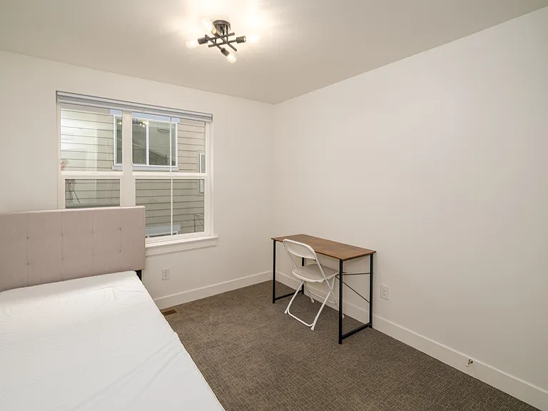 626 E 800 N — Photo 31