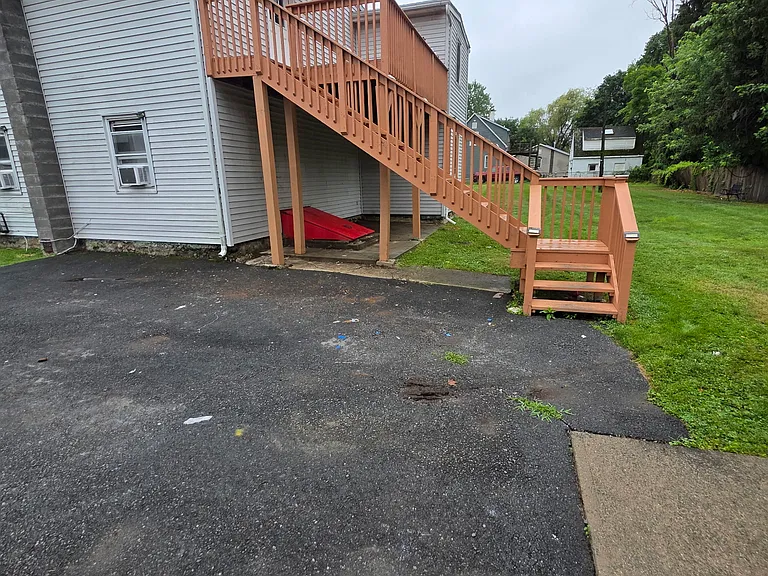 657A South St #B — Photo 1