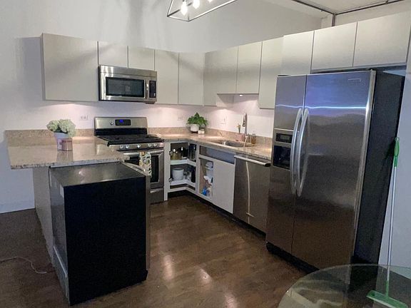 2nd image of 1635 W Belmont Ave APT 510
