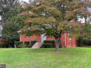 7116 Strathmore St, Falls Church, VA 22042