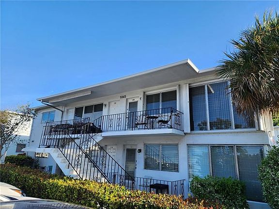2nd image of 1045 SE 15th St APT 13C