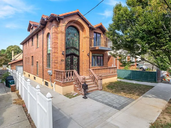 40-20 217th St, Bayside, NY 11361