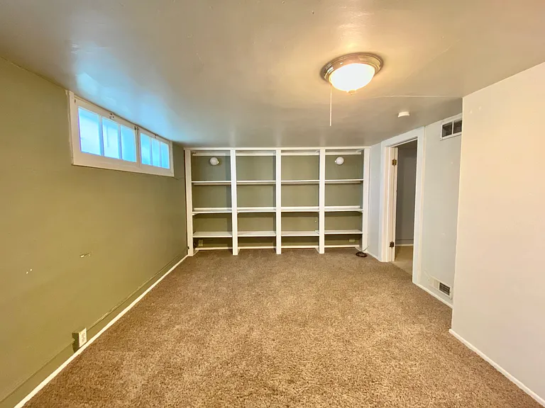 419 E Myrtle St #BASEMENT — Photo 5