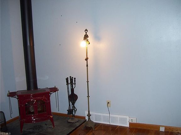 3rd image of 172 W Grayling Dr
