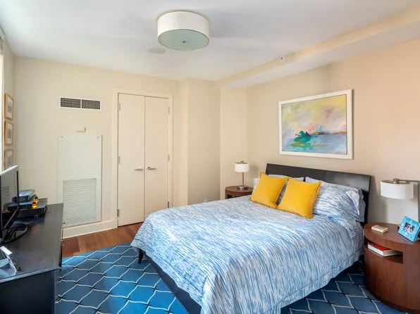 43 West 64th Street 6A image 18 of 19