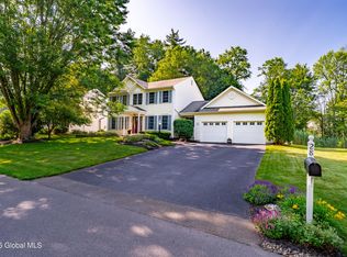 28 Eileen Ln, Glenmont, NY 12077