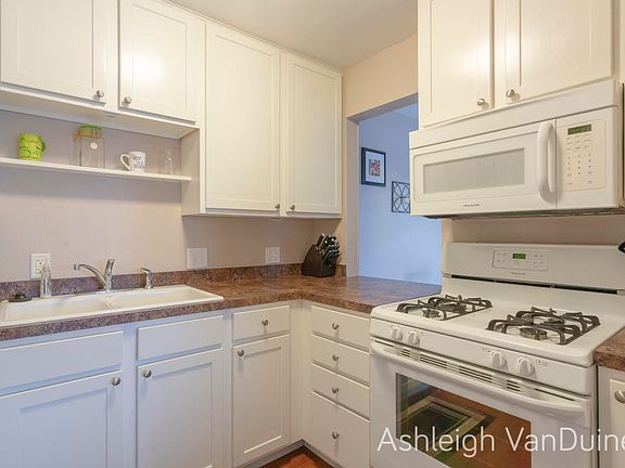 5th image of 2107 Melvin St SW #1