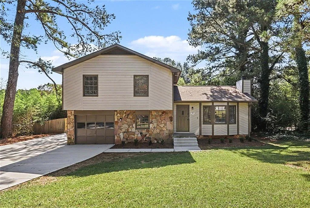 4 bed, 3.0 bath, 1810 sqft, $2,700 — Photo 3