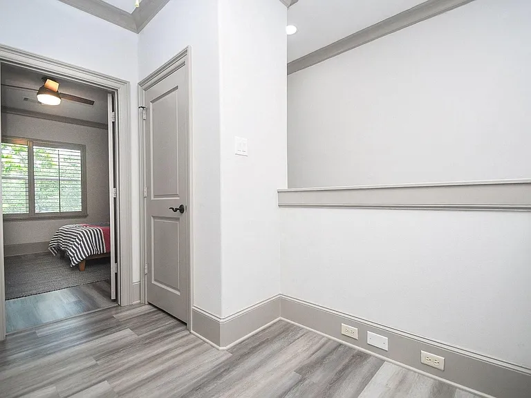 2702 Tudor Mnr — Photo 28