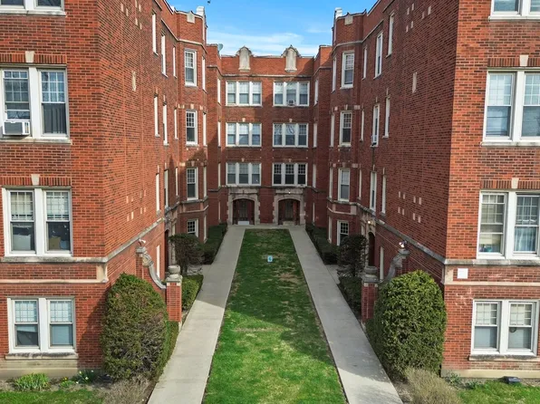 4834 W Henderson St APT 2A, Chicago, IL 60641
