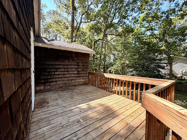 18587 Sylvan Dr — Photo 14