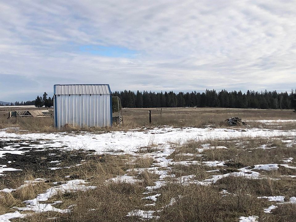2nd image of 38920 N Wagon Tongue Ln