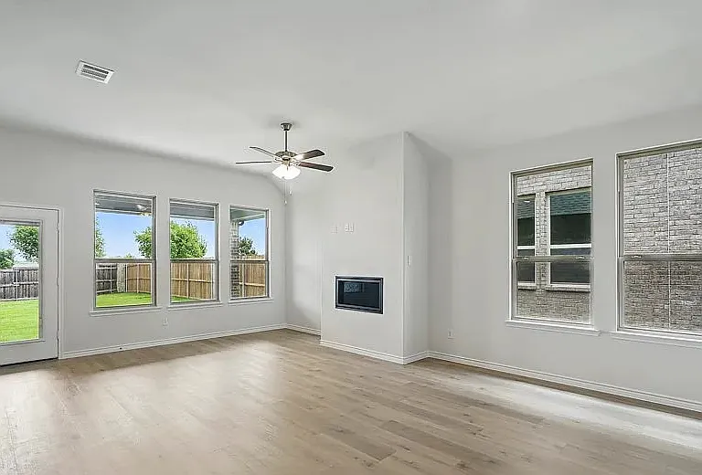 4195 Waldron Trl — Photo 2