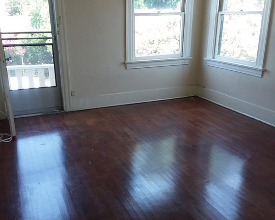 3rd image of 897 S Norton Ave