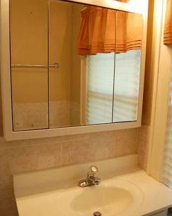 5th image of 321 Sea Cliff Ave APT 1