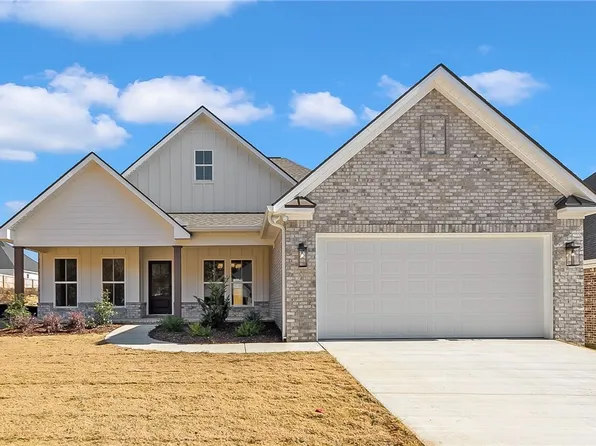 13977 Glenview Dr, Northport, AL 35475