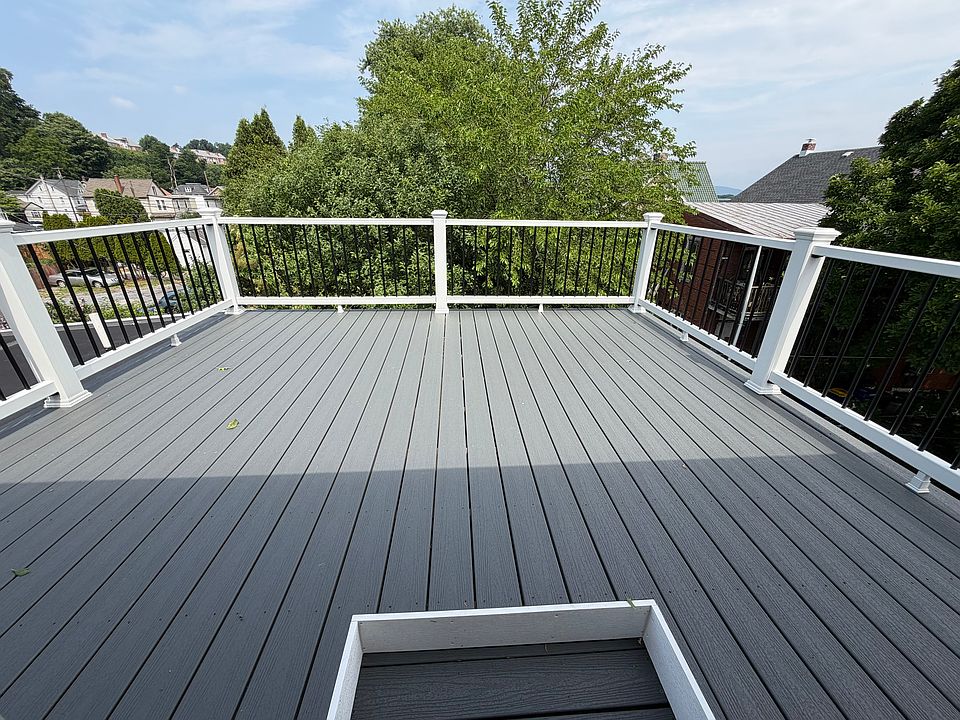 Rooftop deck