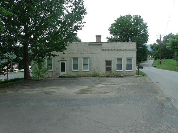 2nd image of 1909 Dressler Dr